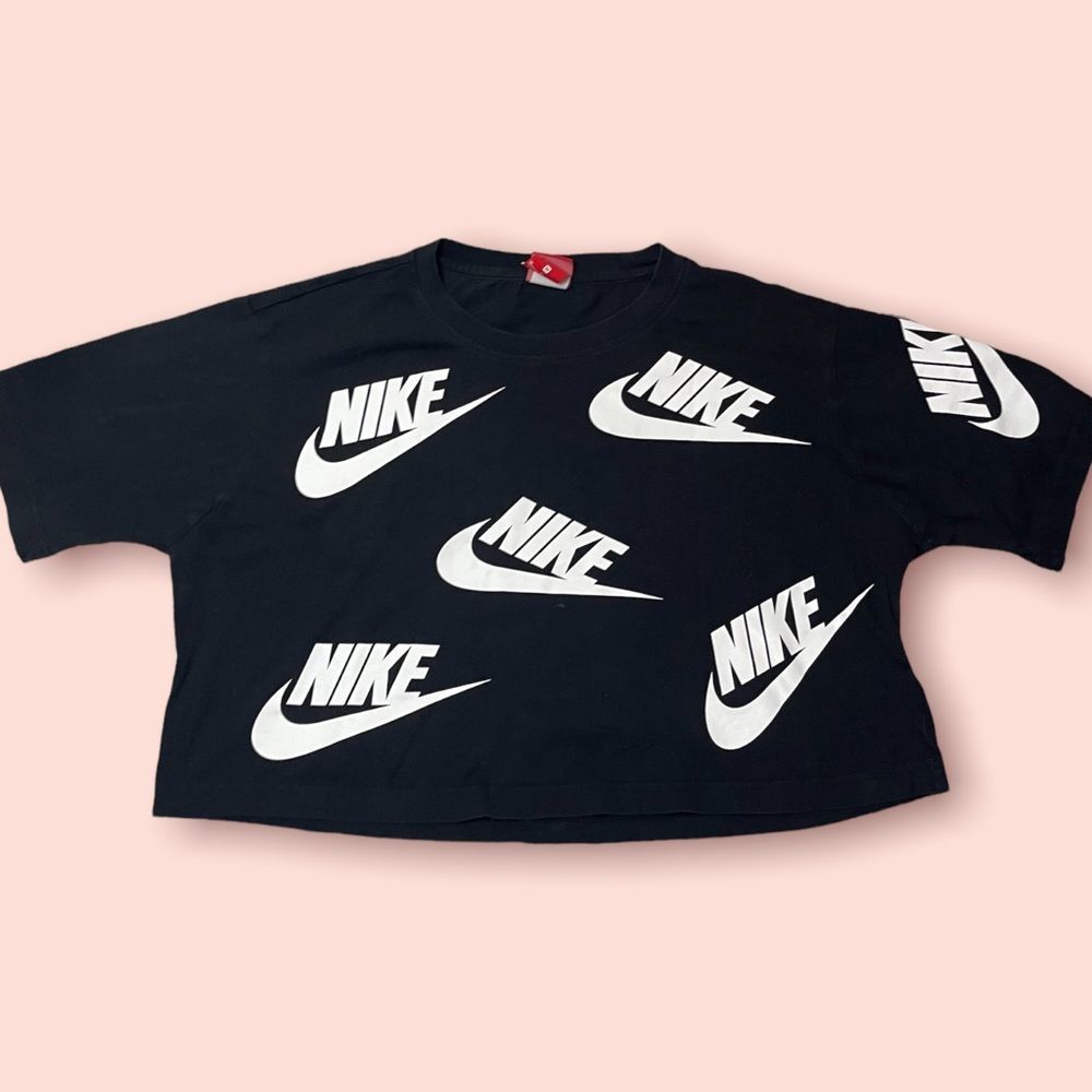 Nike cropped tshirt size medium